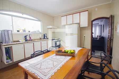 Casa à venda com 210m², 4 quartos e 5 vagascozinha