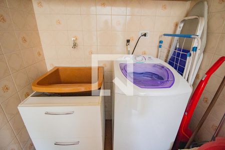 Casa à venda com 210m², 4 quartos e 5 vagasarea de serviço