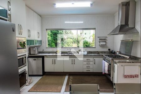 Casa à venda com 700m², 4 quartos e 5 vagasCozinha