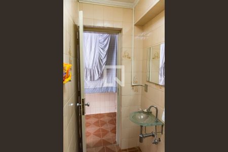 Casa à venda com 700m², 4 quartos e 5 vagasBanheiro da churrasqueira