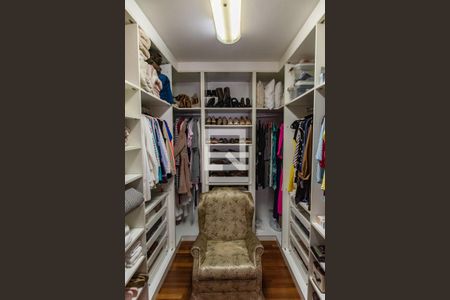 Casa à venda com 700m², 4 quartos e 5 vagasCloset da suíte 4