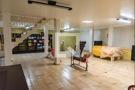 Casa à venda com 700m², 4 quartos e 5 vagasSalão