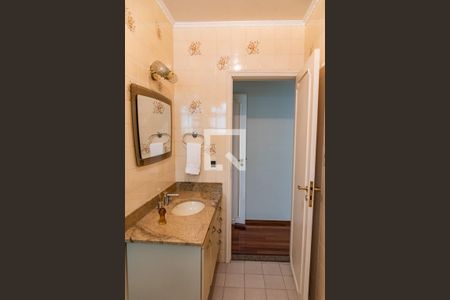 Casa à venda com 700m², 4 quartos e 5 vagasBanheiro da suíte 1