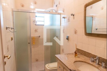 Casa à venda com 700m², 4 quartos e 5 vagasBanheiro da suíte 1