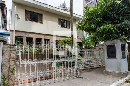 Casa à venda com 700m², 4 quartos e 5 vagasFachada