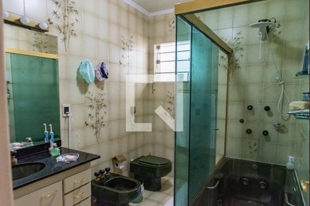 Casa à venda com 700m², 4 quartos e 5 vagasBanheiro da suíte 3