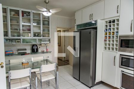 Casa à venda com 700m², 4 quartos e 5 vagasCozinha