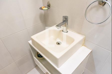 Casa à venda com 700m², 4 quartos e 5 vagasBanheiro do salão