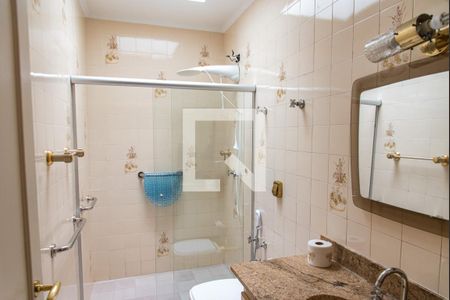 Casa à venda com 700m², 4 quartos e 5 vagasBanheiro da suíte 4