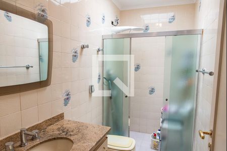 Casa à venda com 700m², 4 quartos e 5 vagasBanheiro da suíte 2