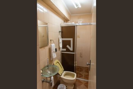 Casa à venda com 700m², 4 quartos e 5 vagasBanheiro da churrasqueira