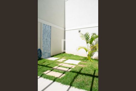 Casa à venda com 180m², 3 quartos e 2 vagasQuintal