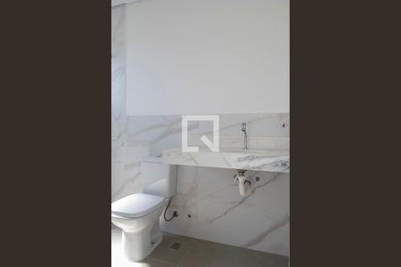 Casa à venda com 180m², 3 quartos e 2 vagasBanheiro quarto 1