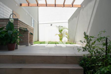 Casa à venda com 180m², 3 quartos e 2 vagasQuintal