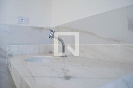 Casa à venda com 180m², 3 quartos e 2 vagasBanheiro quarto 1