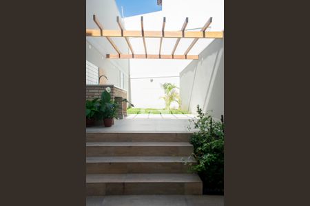 Casa à venda com 180m², 3 quartos e 2 vagasQuintal