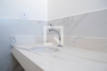 Casa à venda com 180m², 3 quartos e 2 vagasBanheiro quarto 2