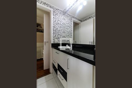 Apartamento à venda com 150m², 3 quartos e 3 vagasBanheiro Americano - Suítes 2 e 3