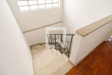 Casa à venda com 170m², 2 quartos e 2 vagas Casa à venda com 170m², 2 quartos e 2 vagasCorredor