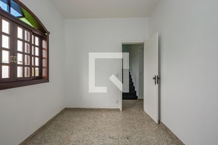 Casa à venda com 280m², 4 quartos e 6 vagas Casa à venda com 280m², 4 quartos e 6 vagasQuarto 4