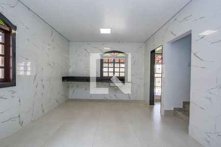 Casa à venda com 280m², 4 quartos e 6 vagas Casa à venda com 280m², 4 quartos e 6 vagasCozinha