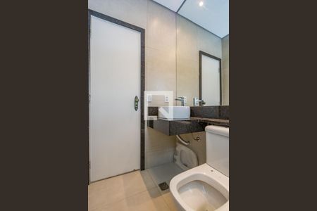 Casa à venda com 280m², 4 quartos e 6 vagas Casa à venda com 280m², 4 quartos e 6 vagasBanheiro Social 1