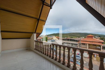 Casa à venda com 280m², 4 quartos e 6 vagas Casa à venda com 280m², 4 quartos e 6 vagasVaranda da Sala 2