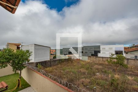 Casa à venda com 280m², 4 quartos e 6 vagas Casa à venda com 280m², 4 quartos e 6 vagasQuarto 3