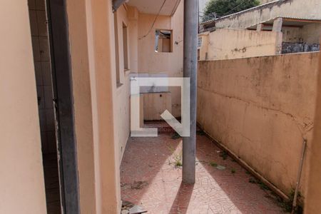 Casa para alugar com 100m², 2 quartos e 1 vagaQuintal