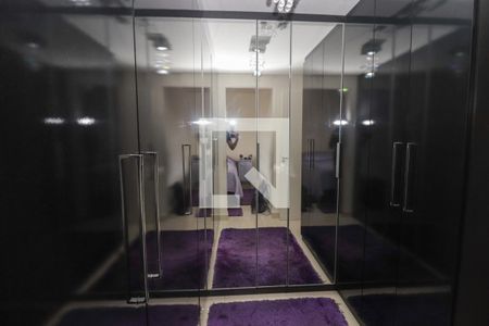 Apartamento à venda com 105m², 2 quartos e 2 vagas Apartamento à venda com 105m², 2 quartos e 2 vagasCloset