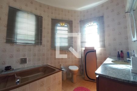 Banheiro da Suíte de casa para alugar com 5 quartos, 148m² em Jardim São Vicente, Campinas
