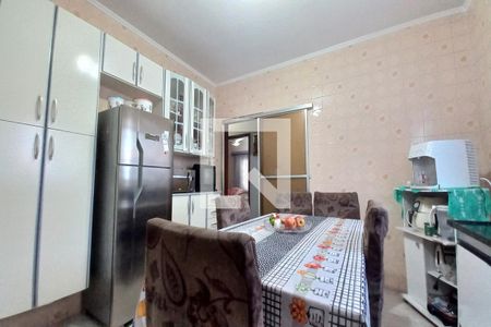 Casa para alugar com 148m², 5 quartos e 5 vagasCozinha 