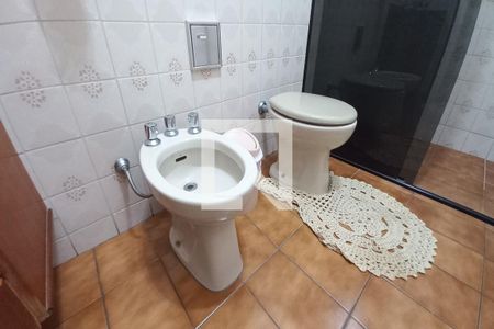 Casa para alugar com 148m², 5 quartos e 5 vagasDetalhe do banheiro