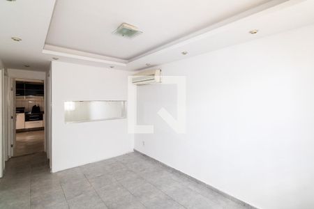Casa à venda com 140m², 2 quartos e 3 vagas Casa à venda com 140m², 2 quartos e 3 vagasSala