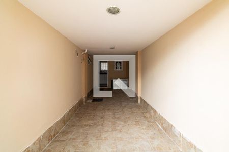 Casa à venda com 140m², 2 quartos e 3 vagas Casa à venda com 140m², 2 quartos e 3 vagasQuintal