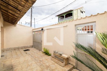 Casa à venda com 140m², 2 quartos e 3 vagas Casa à venda com 140m², 2 quartos e 3 vagasQuintal