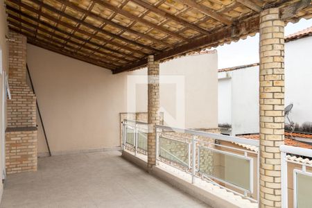 Casa à venda com 140m², 2 quartos e 3 vagas Casa à venda com 140m², 2 quartos e 3 vagasTerraço