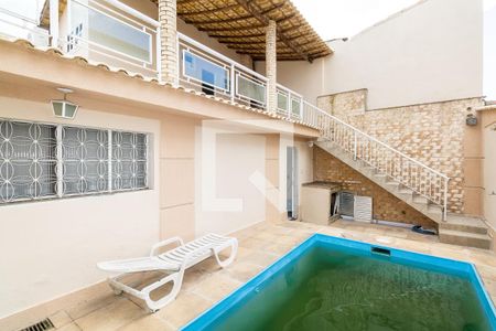 Casa à venda com 140m², 2 quartos e 3 vagas Casa à venda com 140m², 2 quartos e 3 vagasQuintal