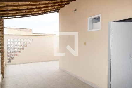Casa à venda com 140m², 2 quartos e 3 vagas Casa à venda com 140m², 2 quartos e 3 vagasTerraço