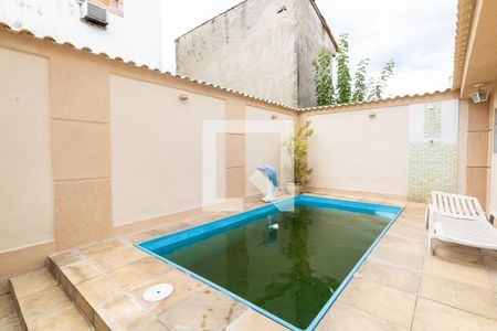 Casa à venda com 140m², 2 quartos e 3 vagas Casa à venda com 140m², 2 quartos e 3 vagasQuintal