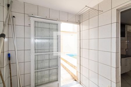Casa à venda com 140m², 2 quartos e 3 vagas Casa à venda com 140m², 2 quartos e 3 vagasÁrea de Serviço
