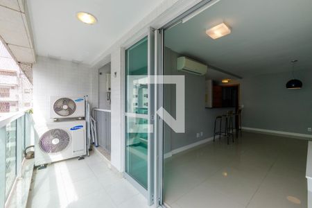 Varanda de apartamento para alugar com 2 quartos, 64m² em Barra da Tijuca, Rio de Janeiro