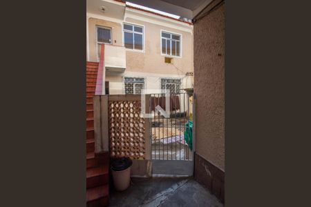 Apartamento à venda com 64m², 2 quartos e sem vaga Apartamento à venda com 64m², 2 quartos e sem vagaPortão de acesso