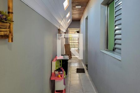 Casa à venda com 192m², 4 quartos e 3 vagas Casa à venda com 192m², 4 quartos e 3 vagasCorredor