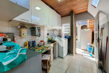 Casa à venda com 192m², 4 quartos e 3 vagas Casa à venda com 192m², 4 quartos e 3 vagasÁrea de Serviço