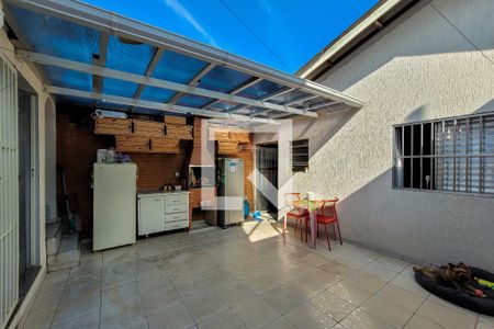 Casa à venda com 192m², 4 quartos e 3 vagas Casa à venda com 192m², 4 quartos e 3 vagasQuintal