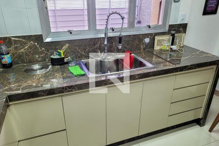 Casa à venda com 192m², 4 quartos e 3 vagas Casa à venda com 192m², 4 quartos e 3 vagasCozinha