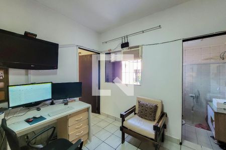 Casa à venda com 192m², 4 quartos e 3 vagas Casa à venda com 192m², 4 quartos e 3 vagasEdícula