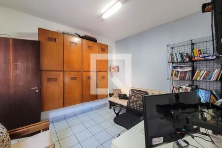 Casa à venda com 192m², 4 quartos e 3 vagas Casa à venda com 192m², 4 quartos e 3 vagasEdícula