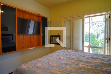 Casa à venda com 260m², 3 quartos e 2 vagasSuíte